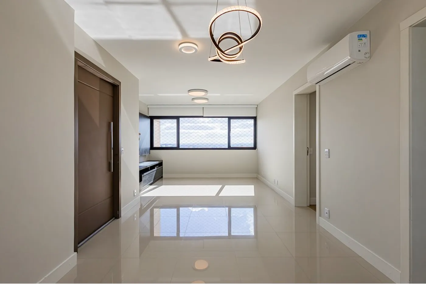 HCC 151 Apto 610101002-127 - REMAX Tri Exclusividades
