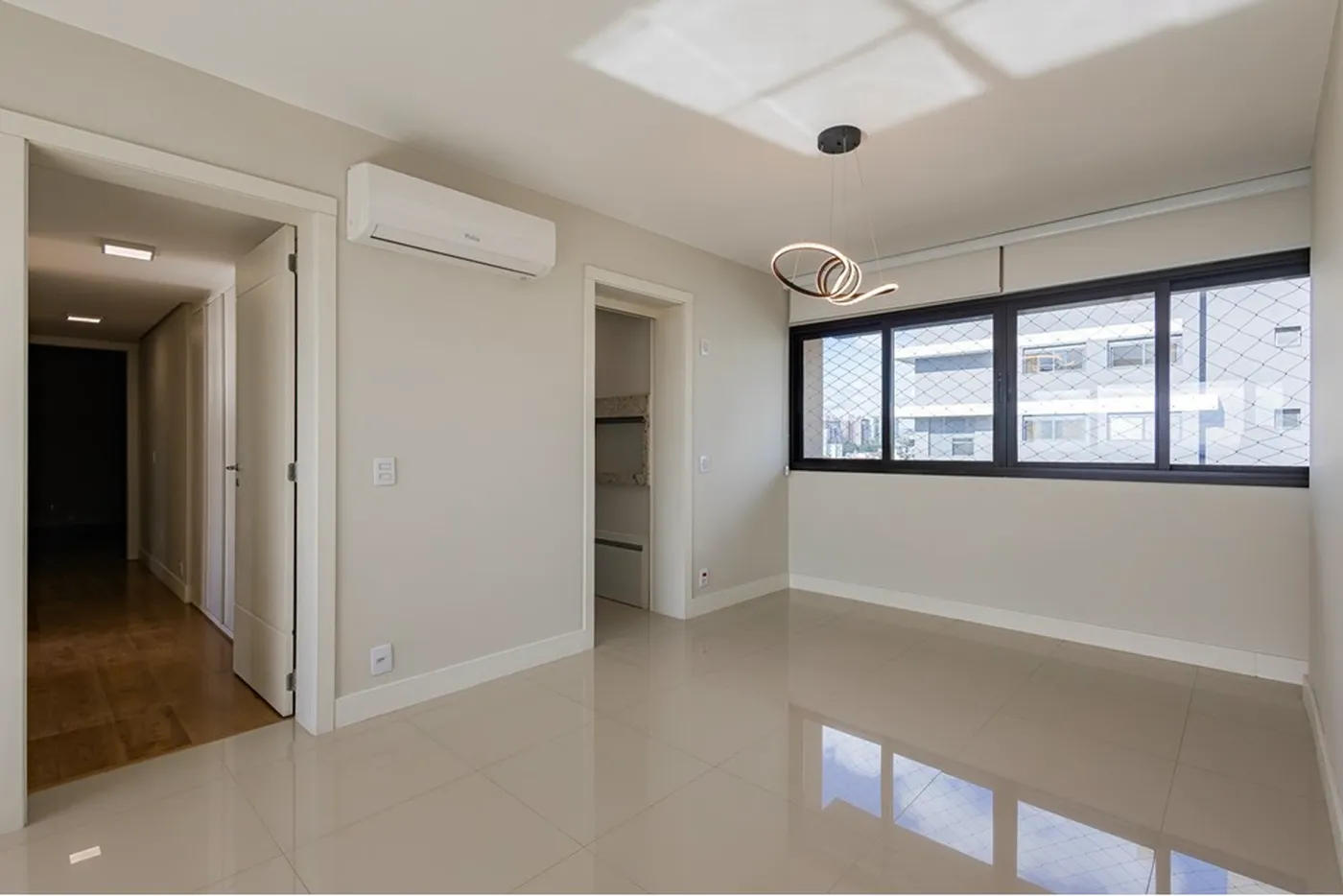 HCC 151 Apto 610101002-127 - REMAX Tri Exclusividades