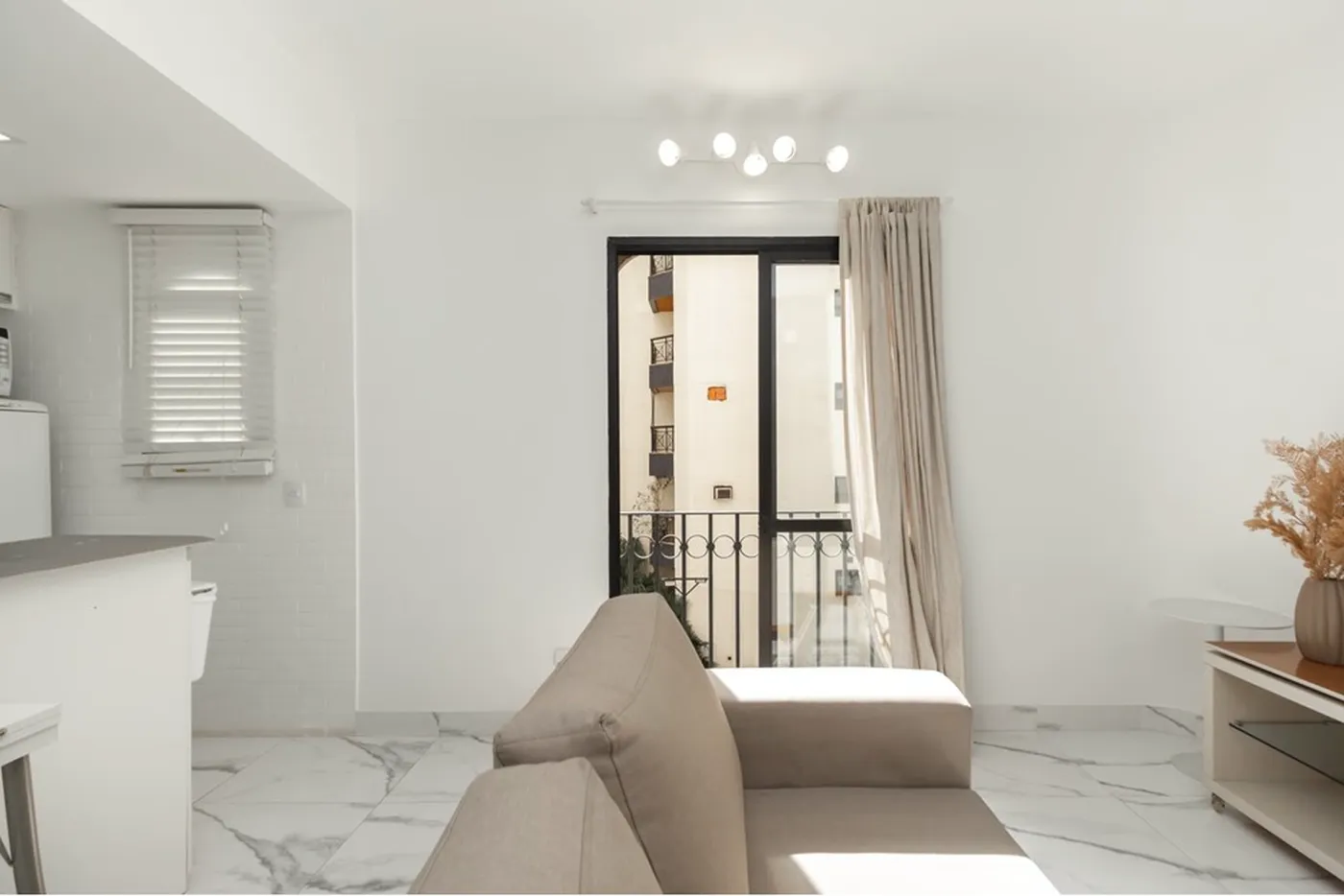 IBLD 135 Apto 630331067-13 - REMAX Comunità Exclusividades