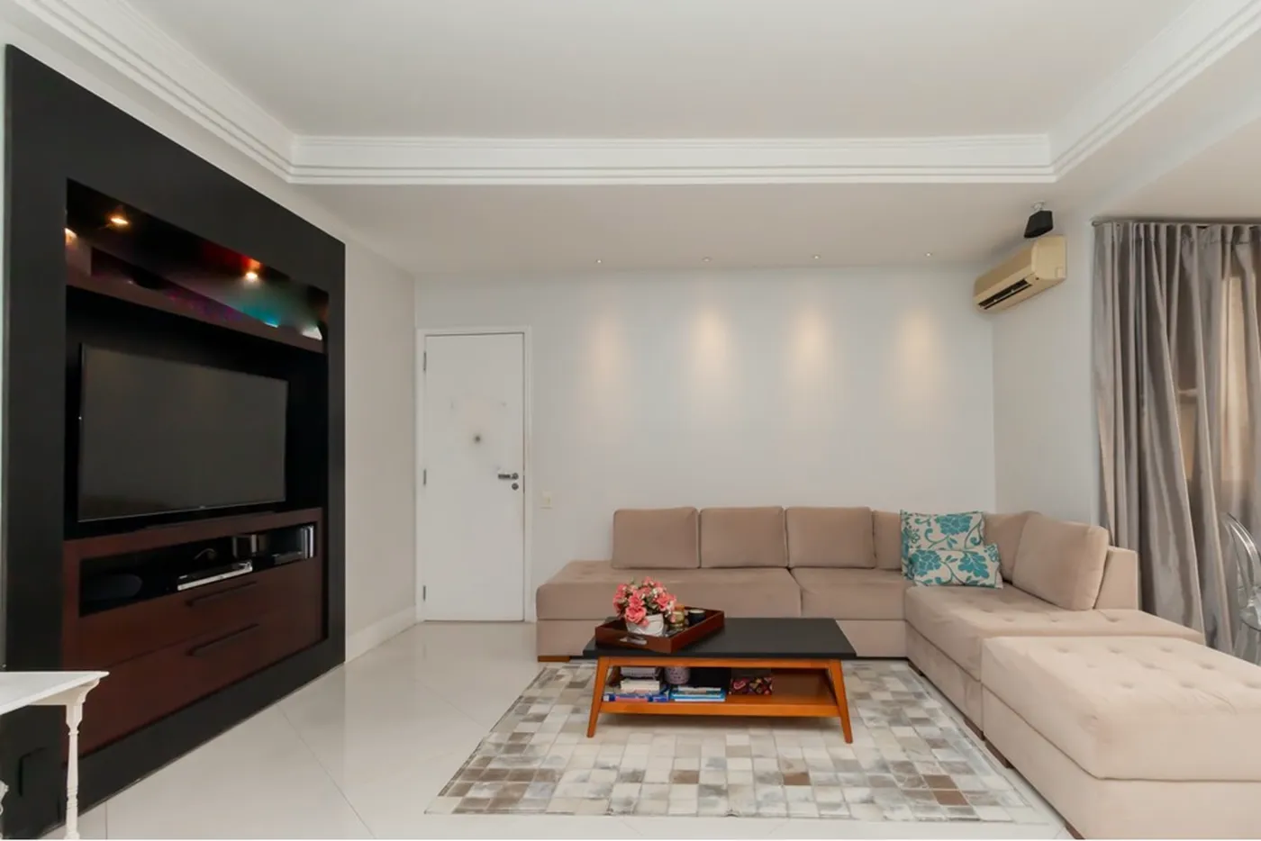 MDJ 410 Apto 602221003-74 - REMAX Galeria Exclusividades