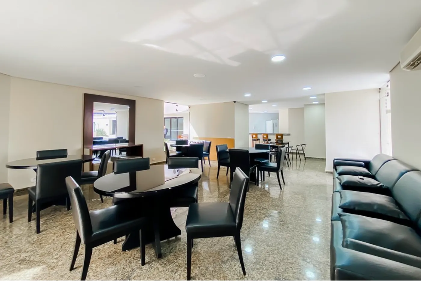 MDJ 410 Apto 602221003-74 - REMAX Galeria Exclusividades