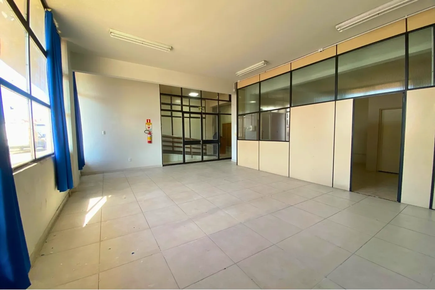 CT 17 Sala 610241038-5 - REMAX 520 Exclusividades