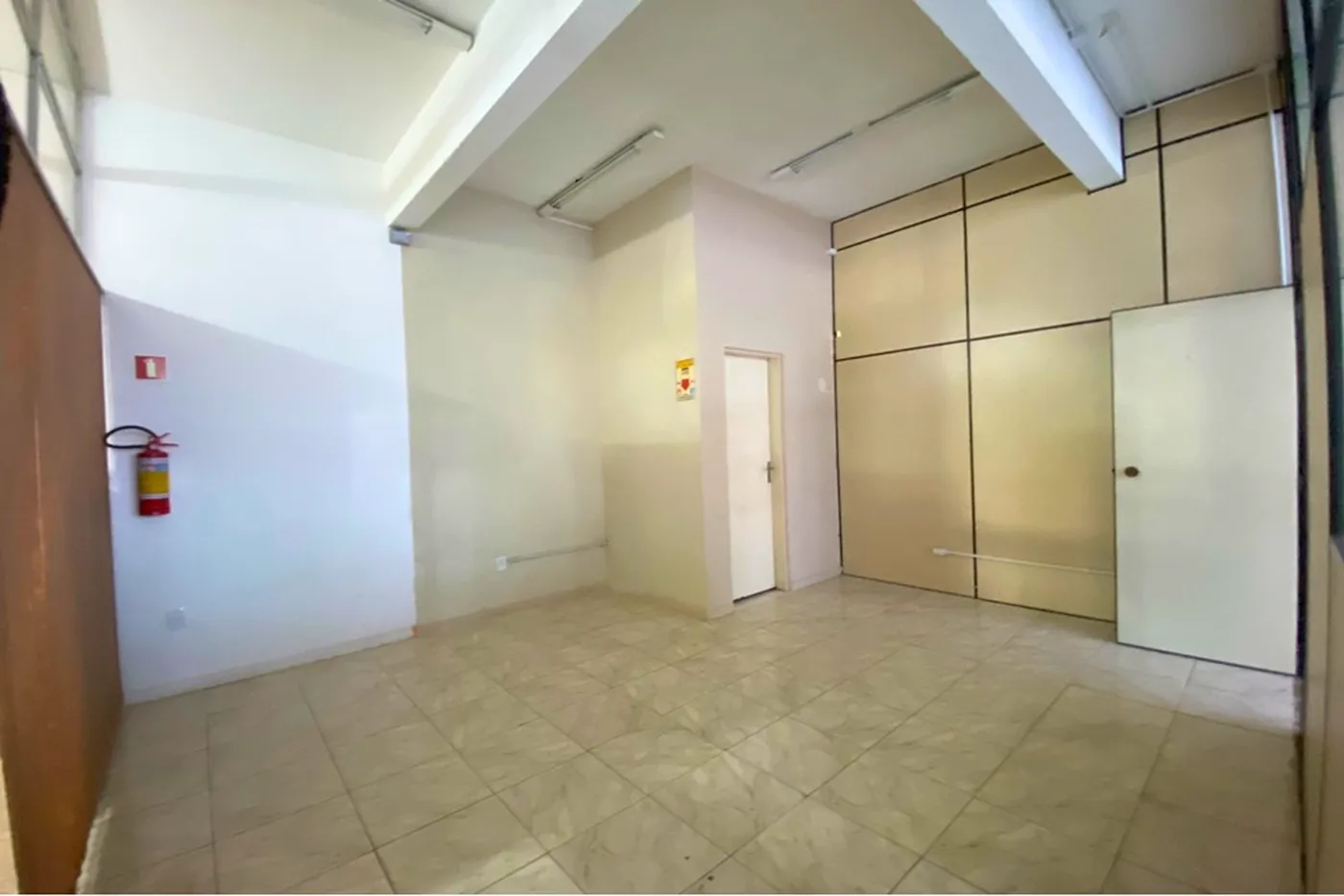 CT 17 Sala 610241038-5 - REMAX 520 Exclusividades