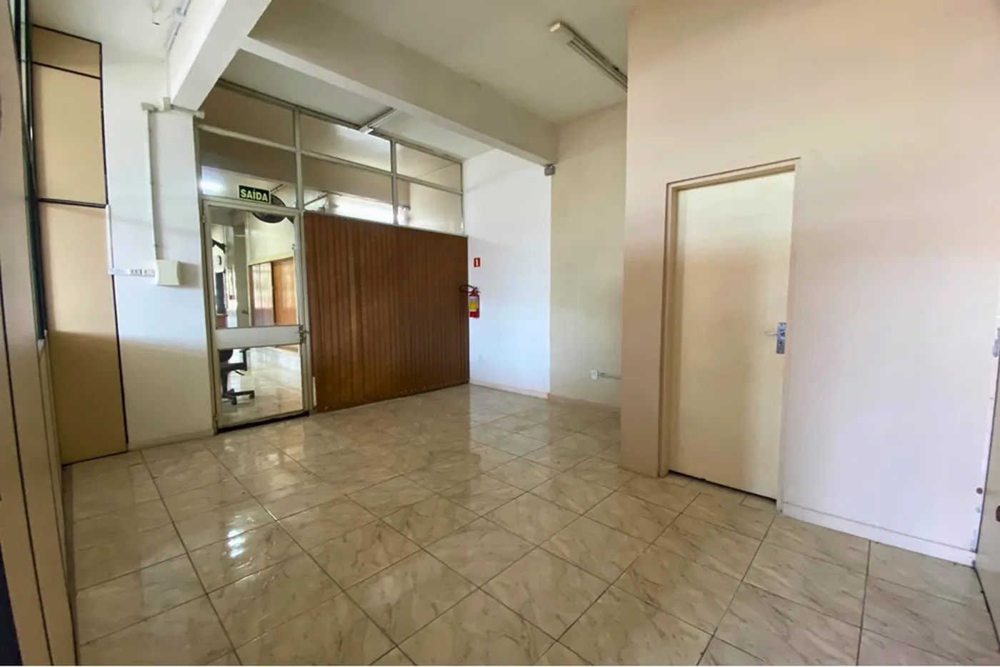 CT 17 Sala 610241038-5 - REMAX 520 Exclusividades