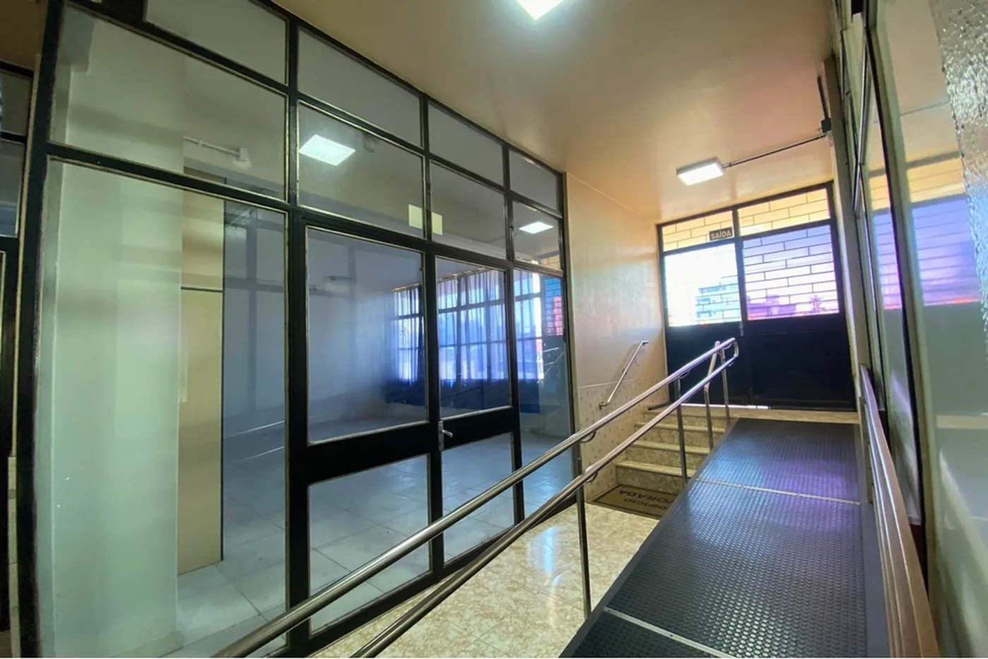 CT 17 Sala 610241038-5 - REMAX 520 Exclusividades