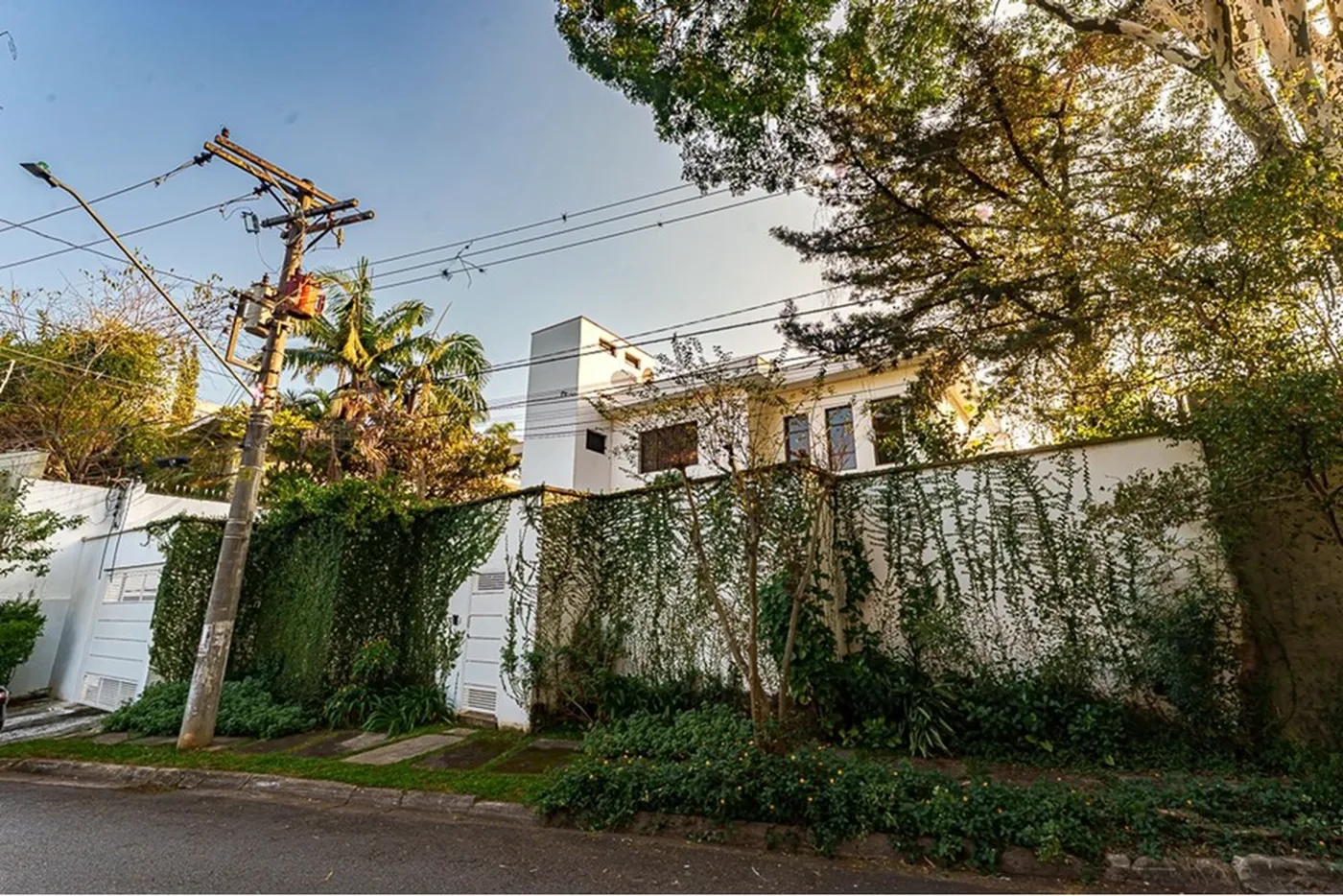 VTESF 181 Casa 601371031-61 - REMAX Boutique Exclusividades