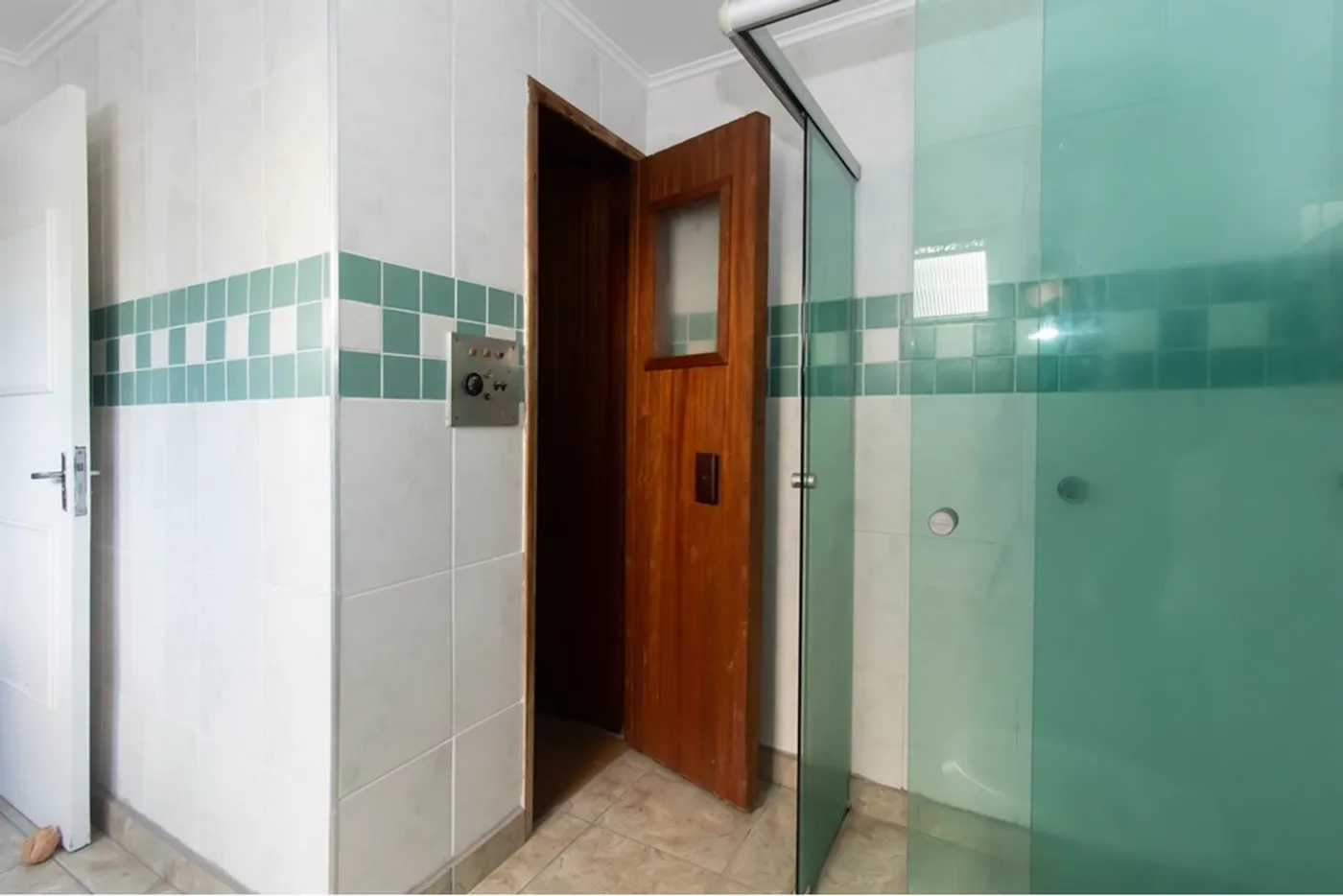BVCB 130 Apto 601971018-1229 - REMAX Empire Exclusividades