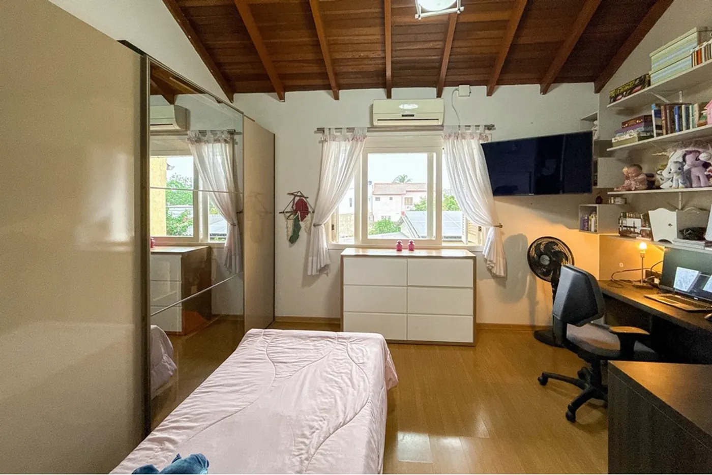 NCDPA 1569 612651033-73 - REMAX Pillares Exclusividades