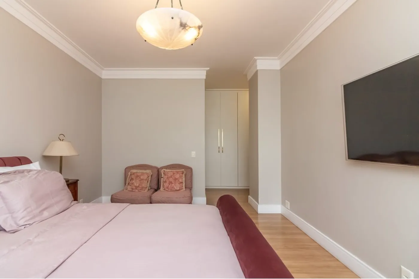 HBDI 788 Apto 601081048-29 - REMAX Lepex Exclusividades