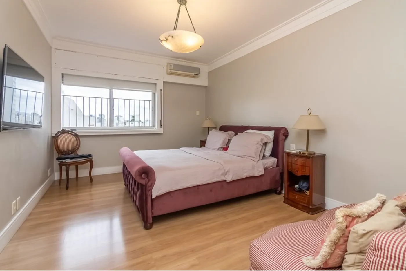 HBDI 788 Apto 601081048-29 - REMAX Lepex Exclusividades