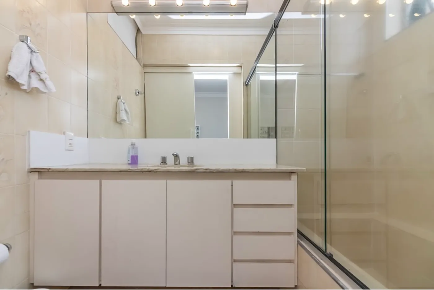 HBDI 788 Apto 601081048-29 - REMAX Lepex Exclusividades
