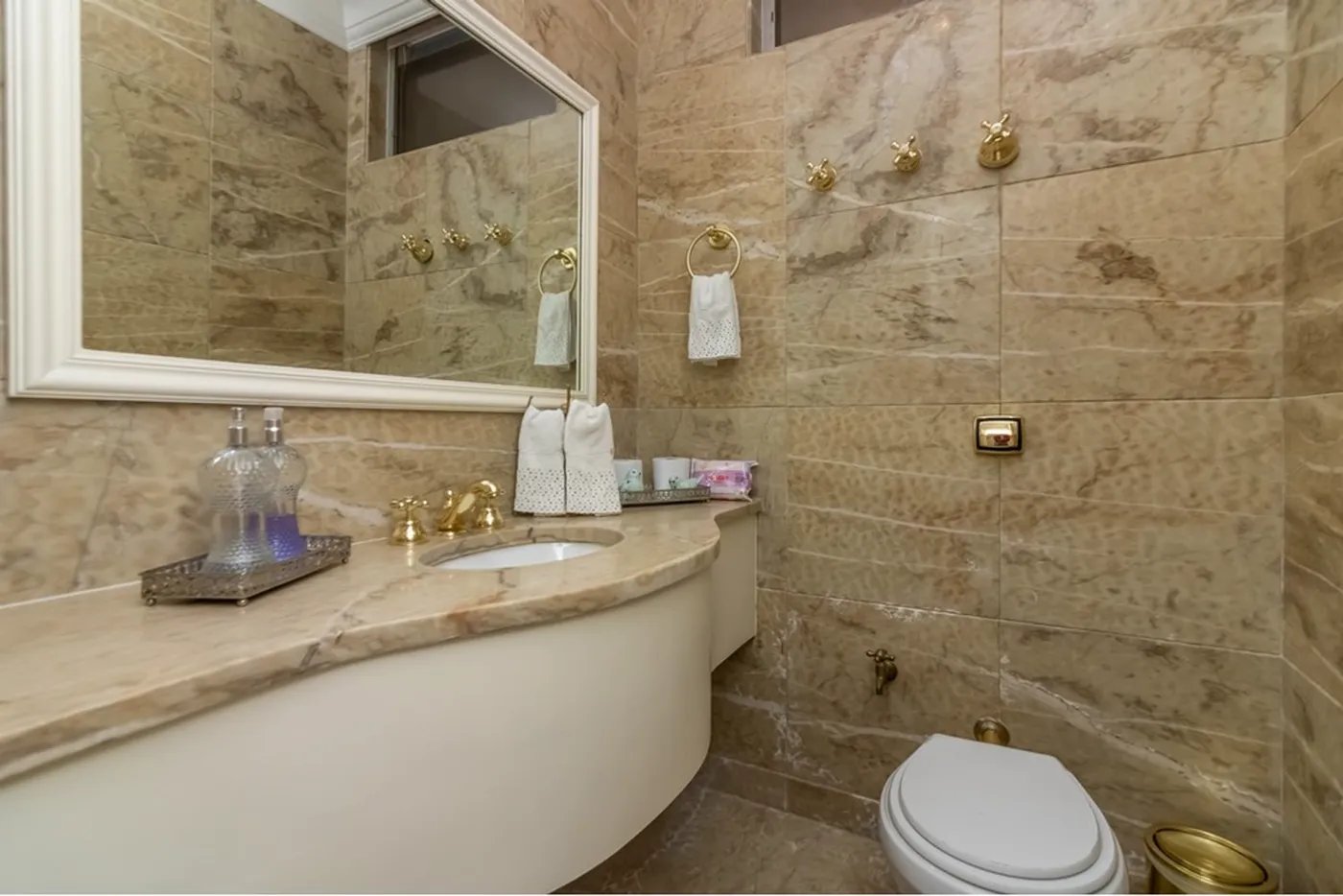 HBDI 788 Apto 601081048-29 - REMAX Lepex Exclusividades