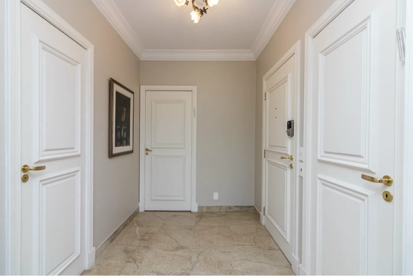 HBDI 788 Apto 601081048-29 - REMAX Lepex Exclusividades