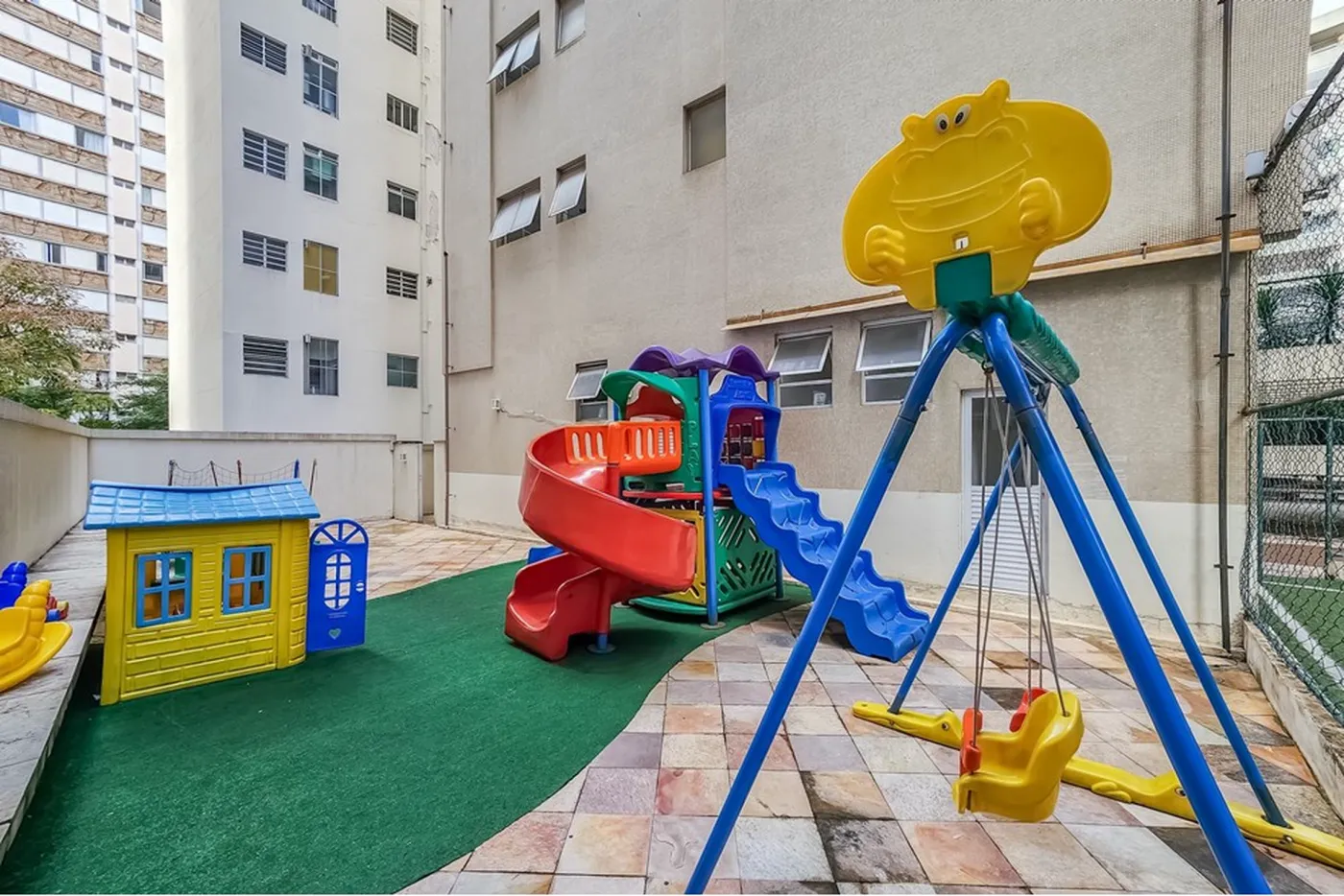 HBDI 788 Apto 601081048-29 - REMAX Lepex Exclusividades