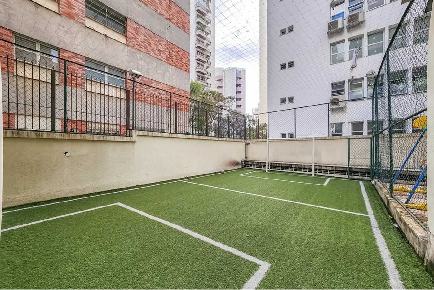 HBDI 788 Apto 601081048-29 - REMAX Lepex Exclusividades