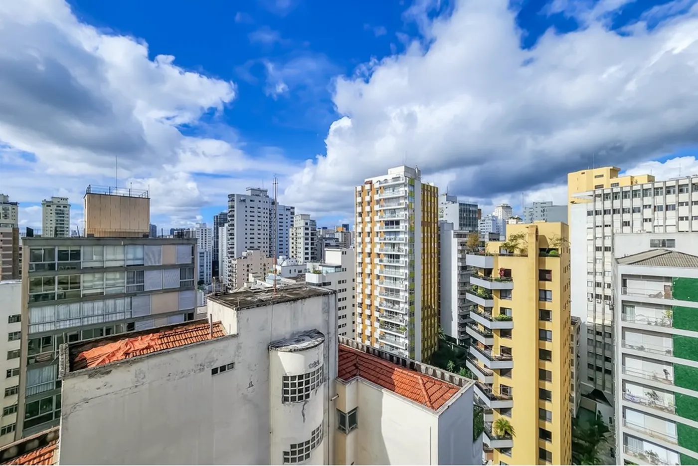 HBDI 788 Apto 601081048-29 - REMAX Lepex Exclusividades
