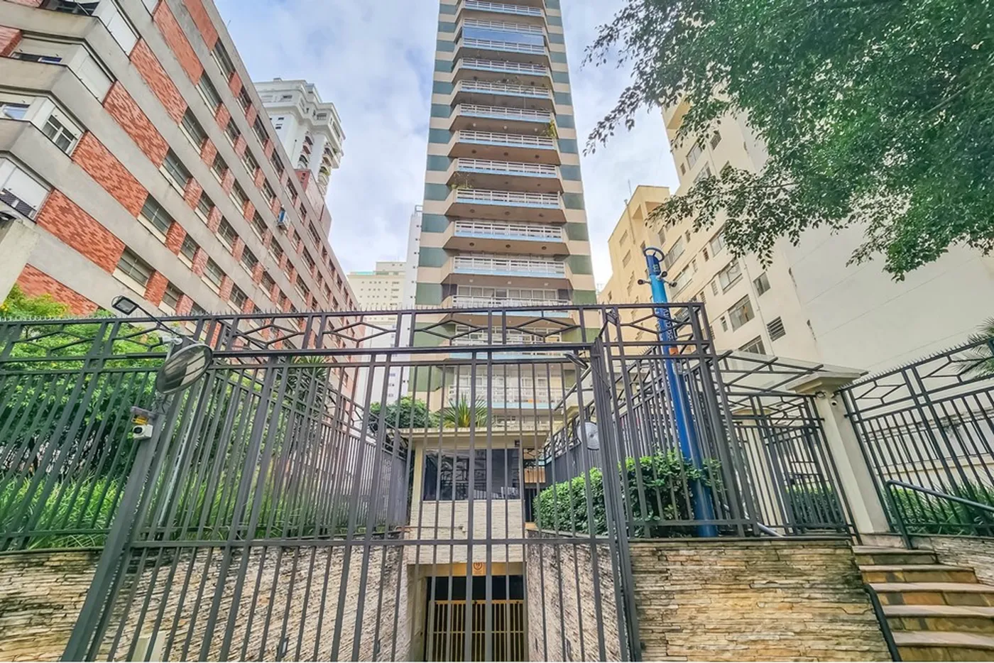 HBDI 788 Apto 601081048-29 - REMAX Lepex Exclusividades
