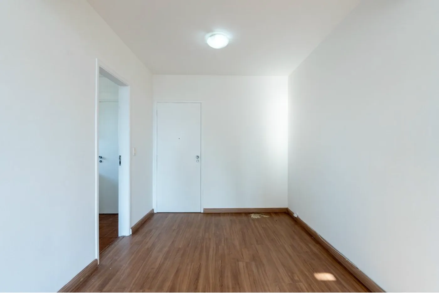 VMT 215 Apto 601241063-3 - REMAX Ville Exclusividades