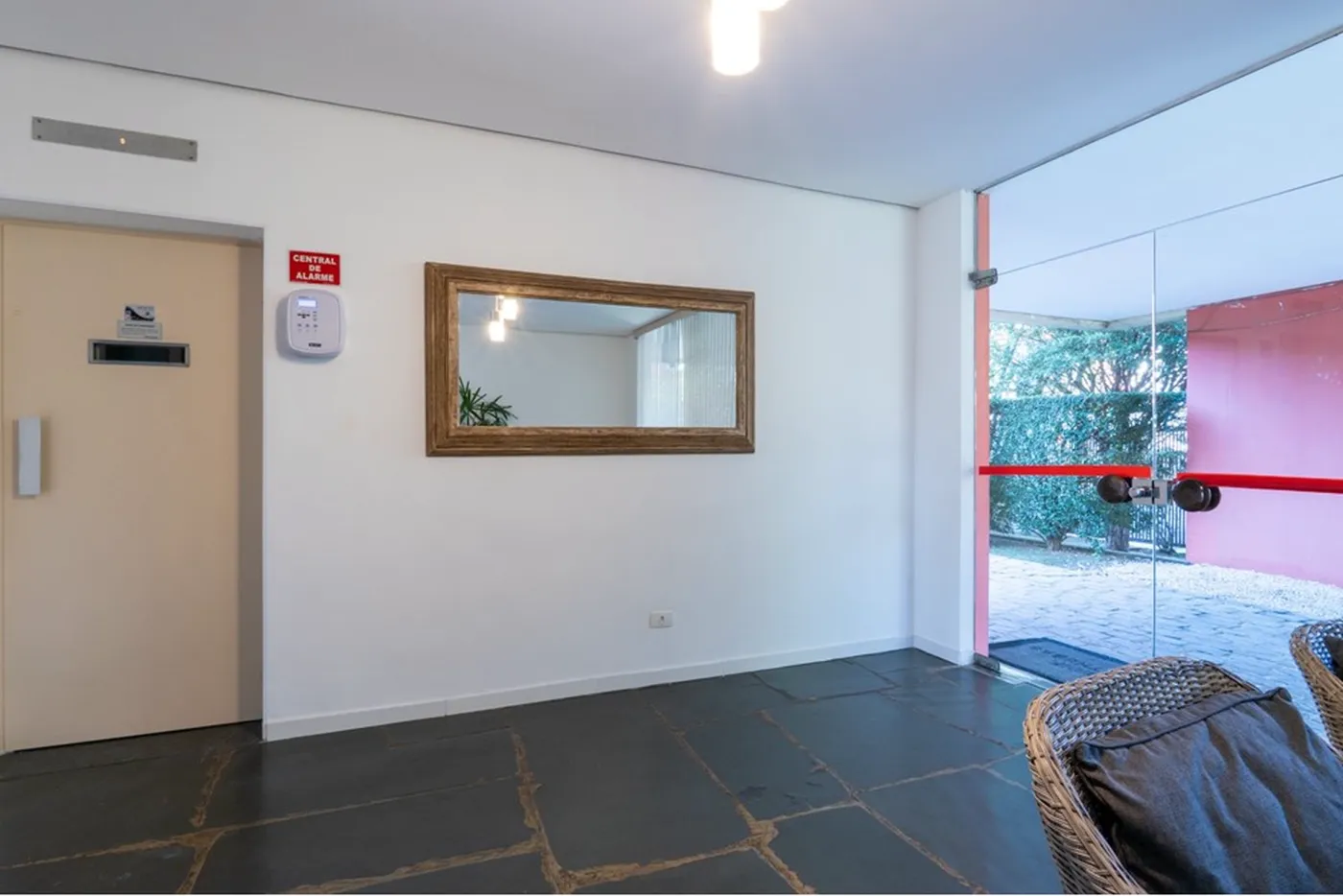 VMT 215 Apto 601241063-3 - REMAX Ville Exclusividades