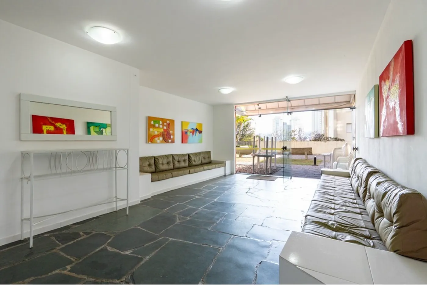 VMT 215 Apto 601241063-3 - REMAX Ville Exclusividades