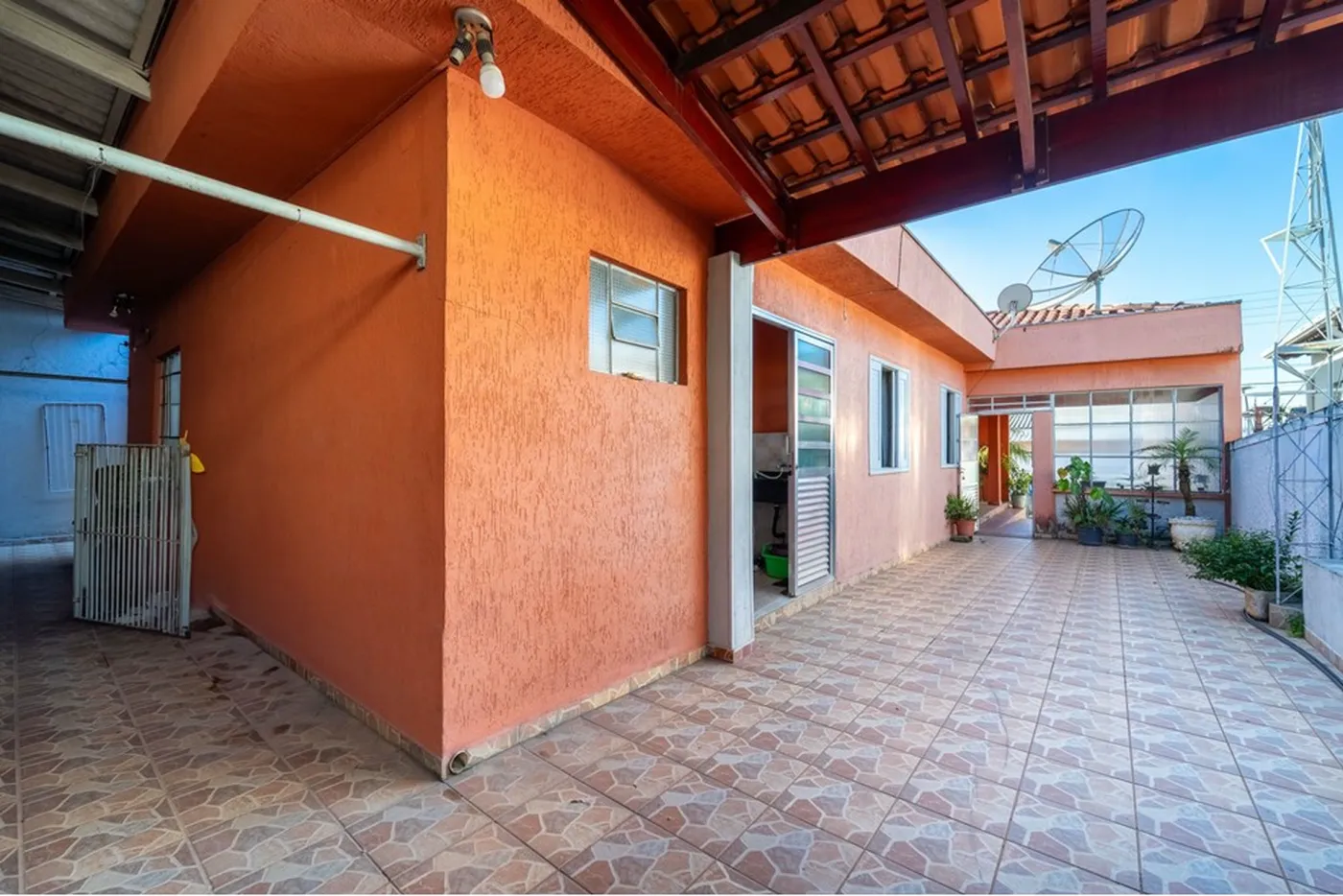 CRSC 48 690591050-9 - REMAX Máxima Exclusividades
