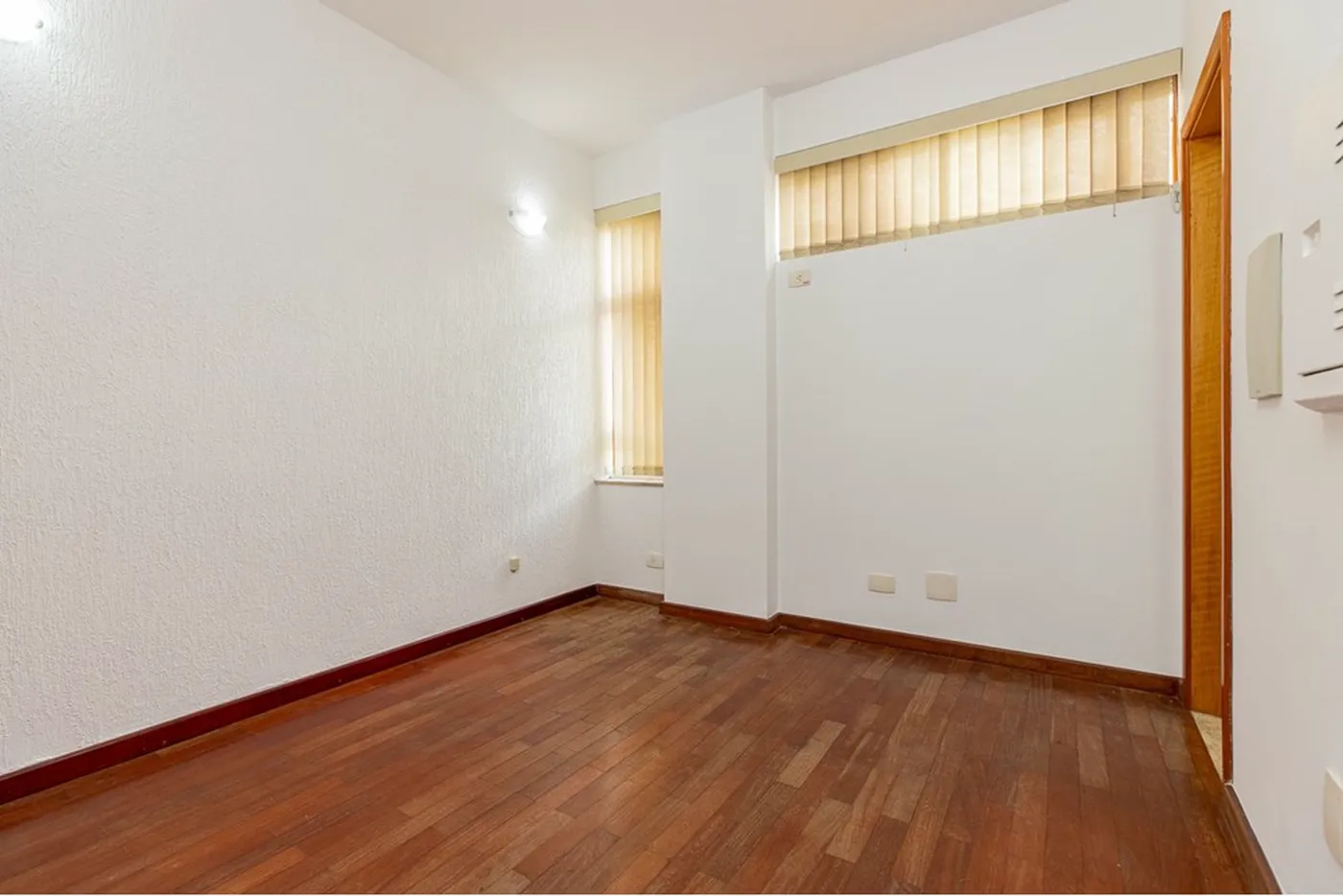 ADBVAP 2464 Sala 601131050-20 - REMAX Ares Exclusividades