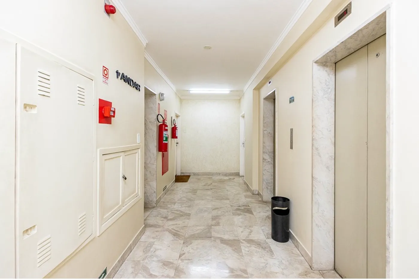 ADBVAP 2464 Sala 601131050-20 - REMAX Ares Exclusividades