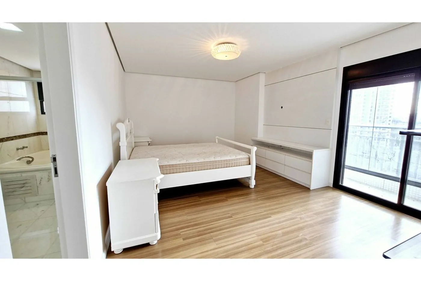 JMWL 1576 Apto 601361053-29 - REMAX Trio Exclusividades