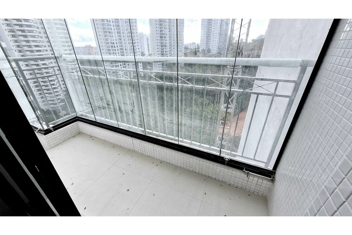 JMWL 1576 Apto 601361053-29 - REMAX Trio Exclusividades