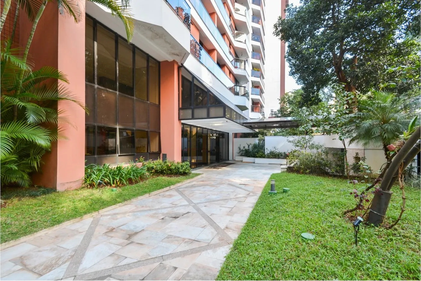 JPJ 310 Apto 601241033-85 - REMAX Ville Exclusividades