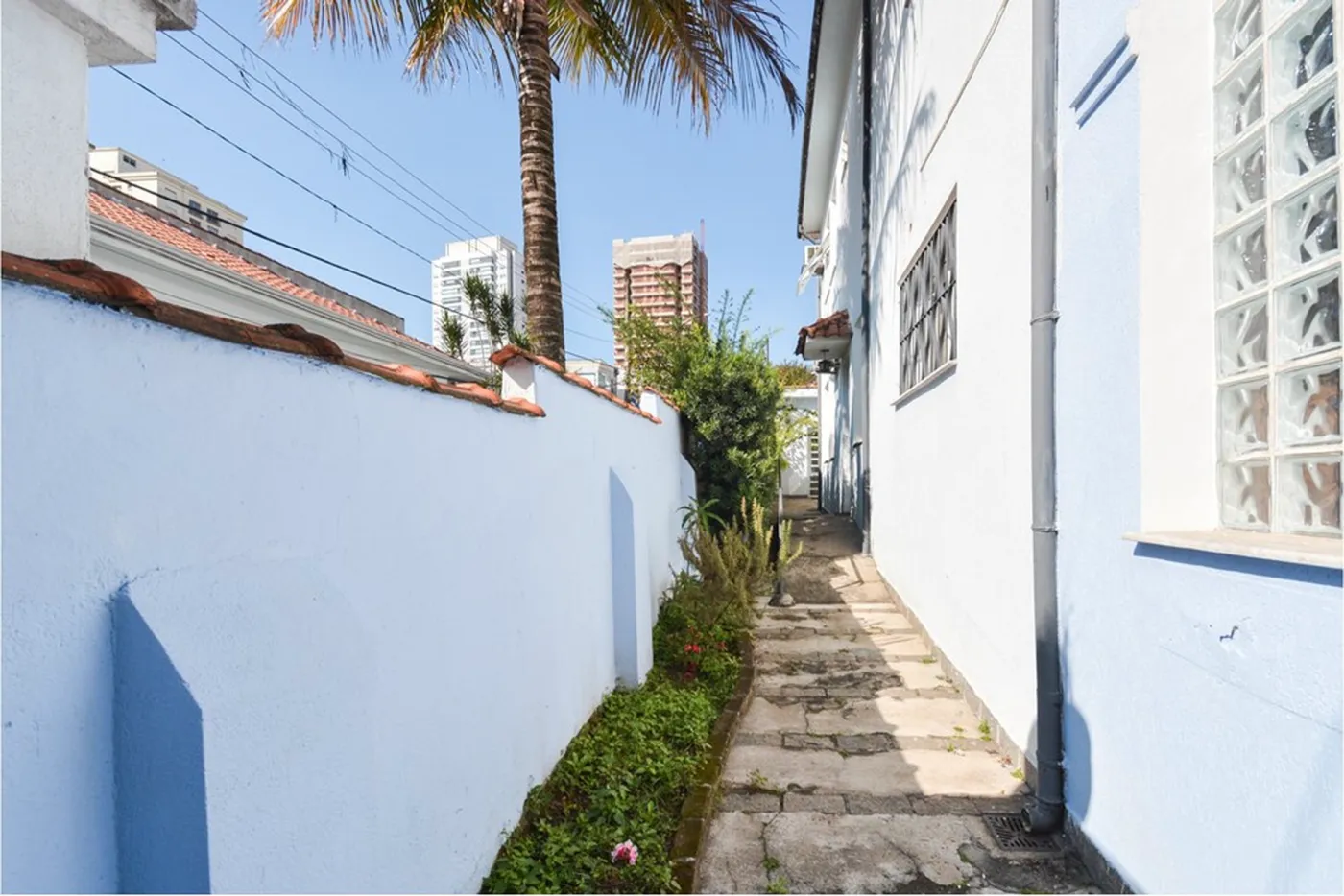 CTS 905 Prédio 601131017-45 - REMAX Ares Exclusividades