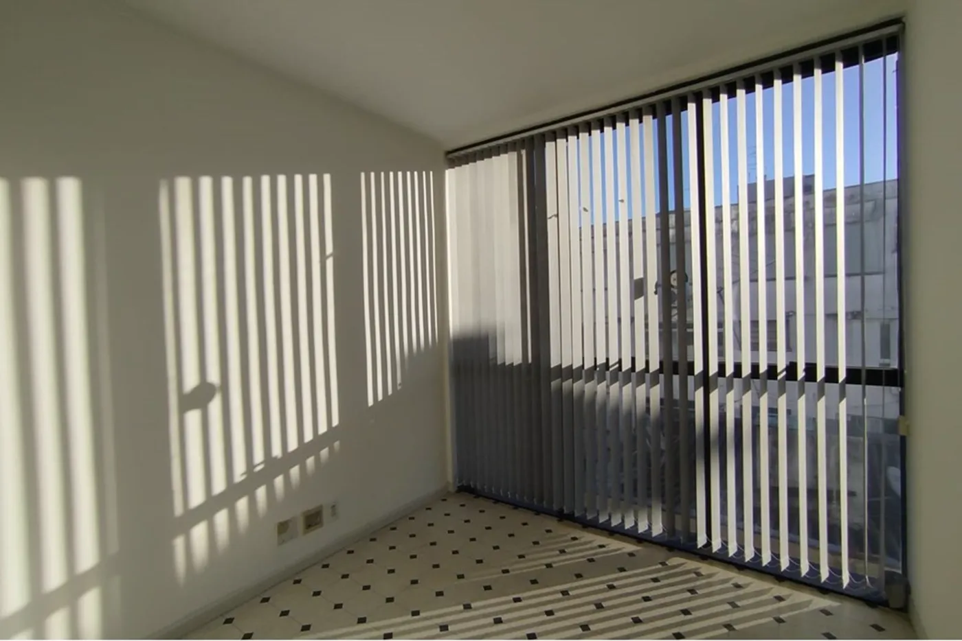 MDVDT 371 Sala 612511061-11 - REMAX Moderna Exclusividades