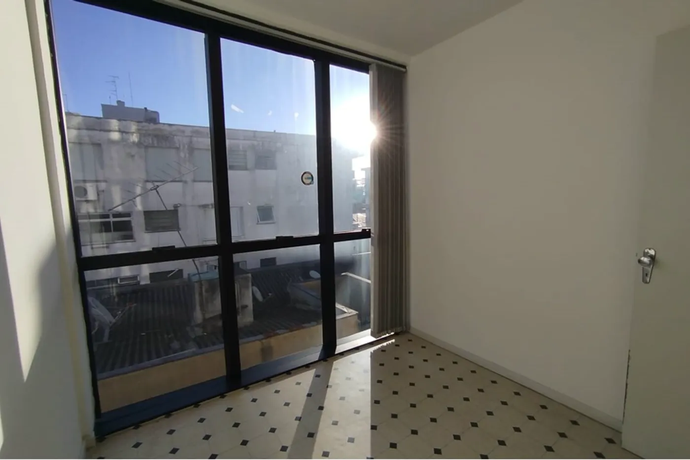 MDVDT 371 Sala 612511061-11 - REMAX Moderna Exclusividades