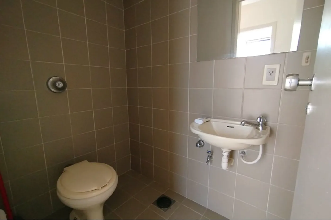 MDVDT 371 Sala 612511061-11 - REMAX Moderna Exclusividades