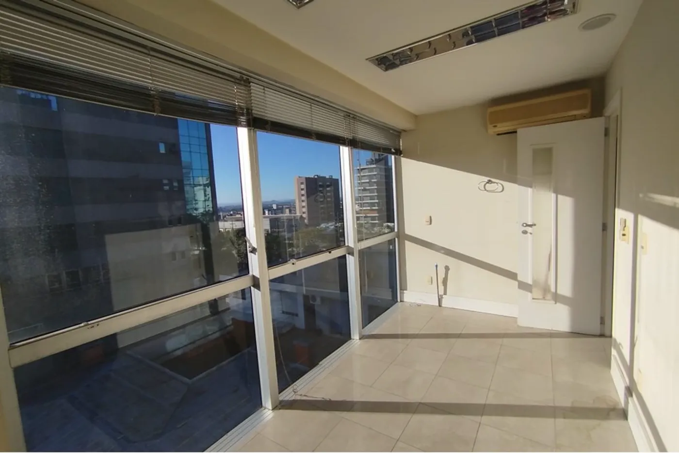 HDPI 891 Sala 612511061-10 - REMAX Moderna Exclusividades