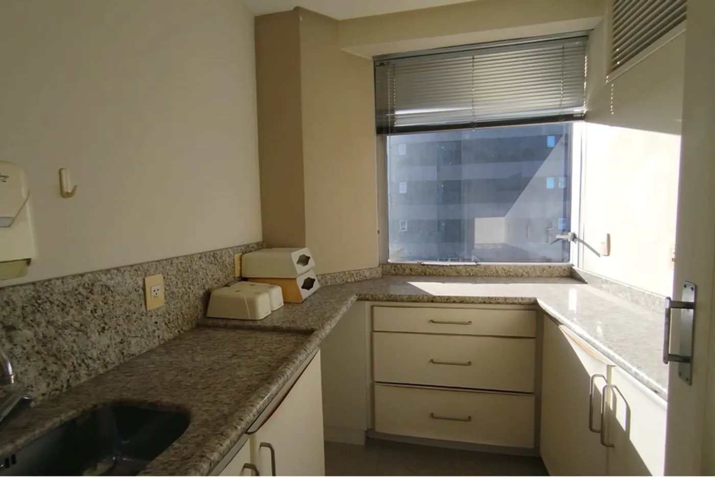 HDPI 891 Sala 612511061-10 - REMAX Moderna Exclusividades