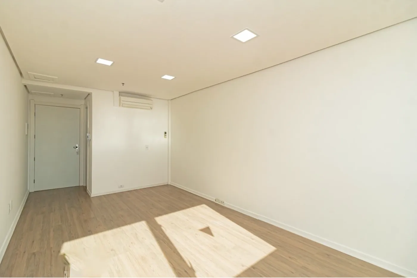 SSAB 4556 Sala 612491035-12 - REMAX Trend Exclusividades