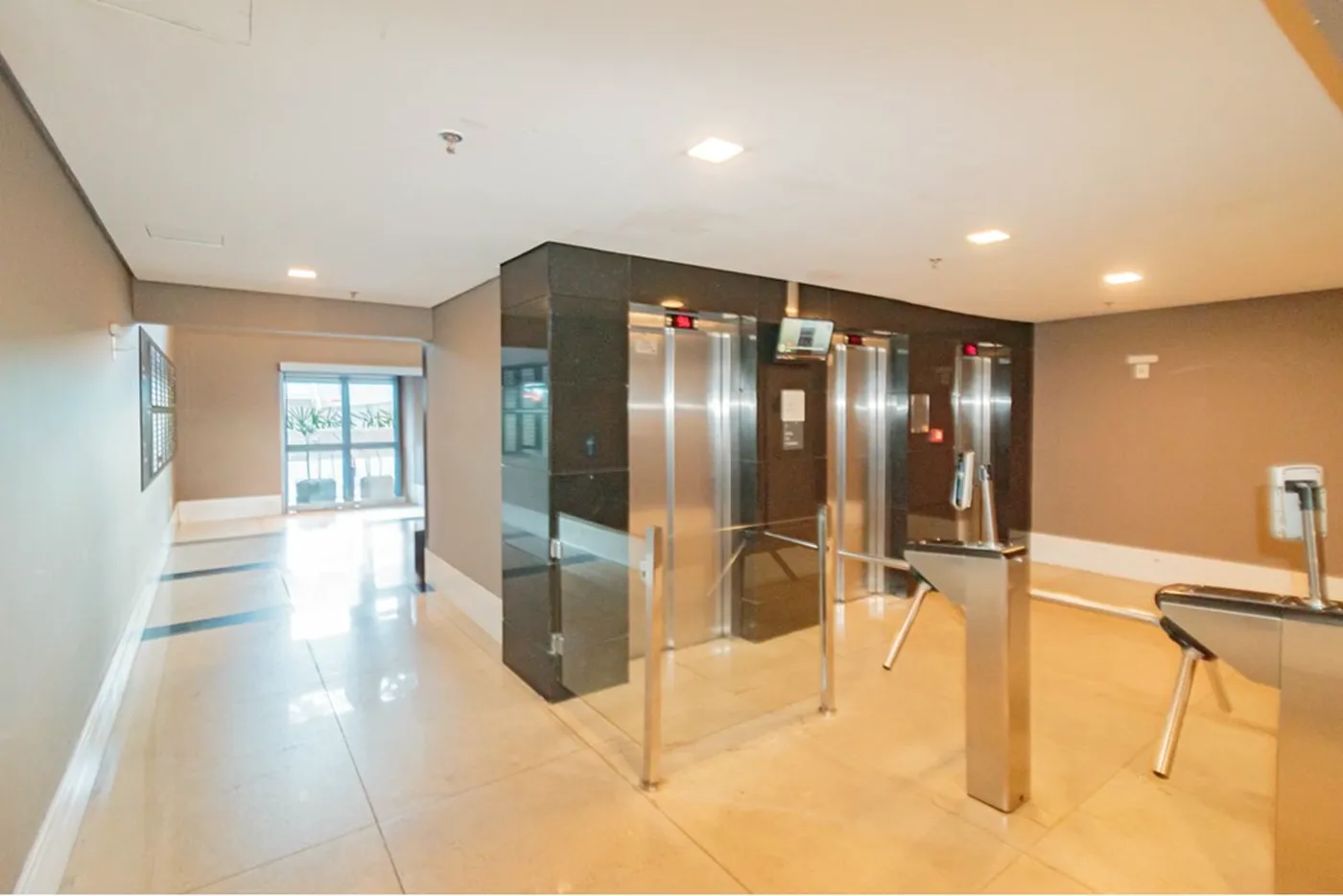 SSAB 4556 Sala 612491035-12 - REMAX Trend Exclusividades