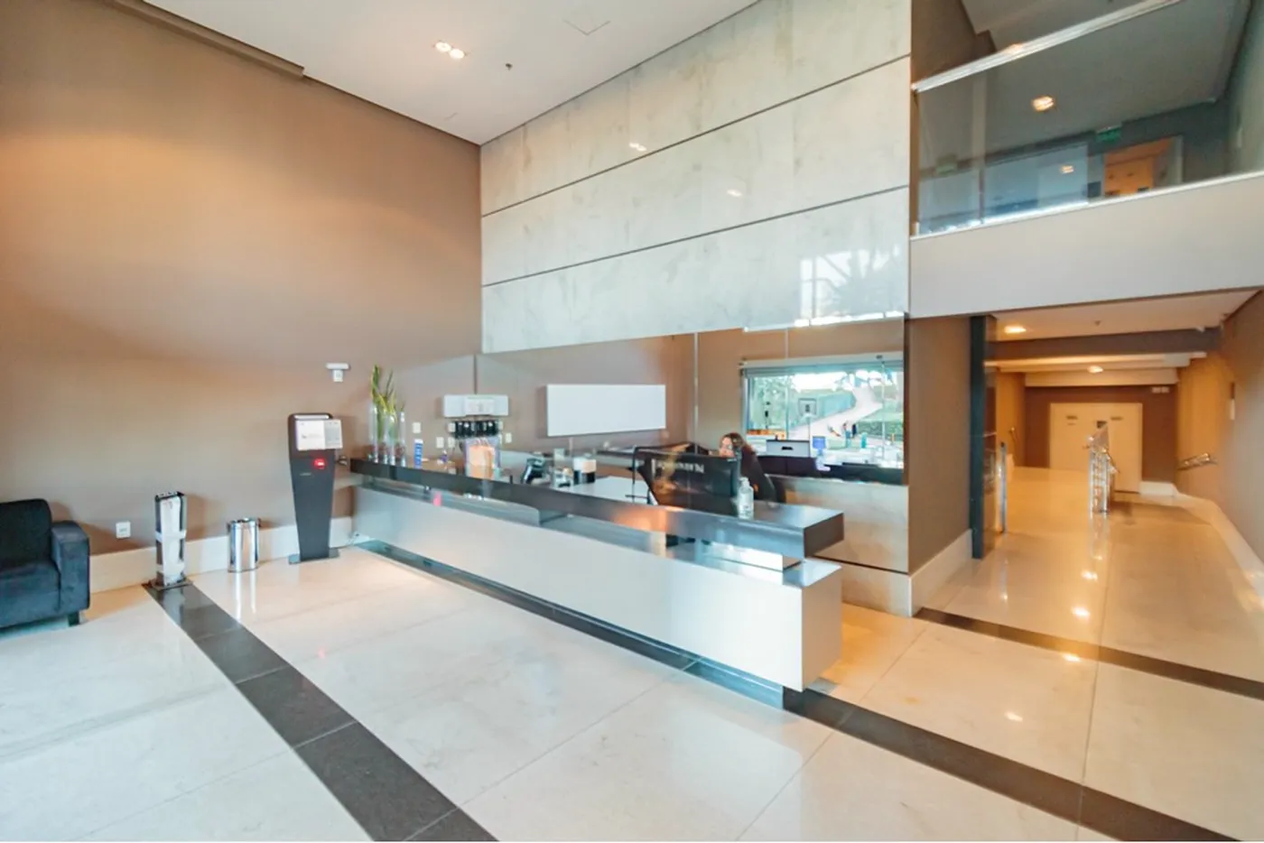 SSAB 4556 Sala 612491035-12 - REMAX Trend Exclusividades