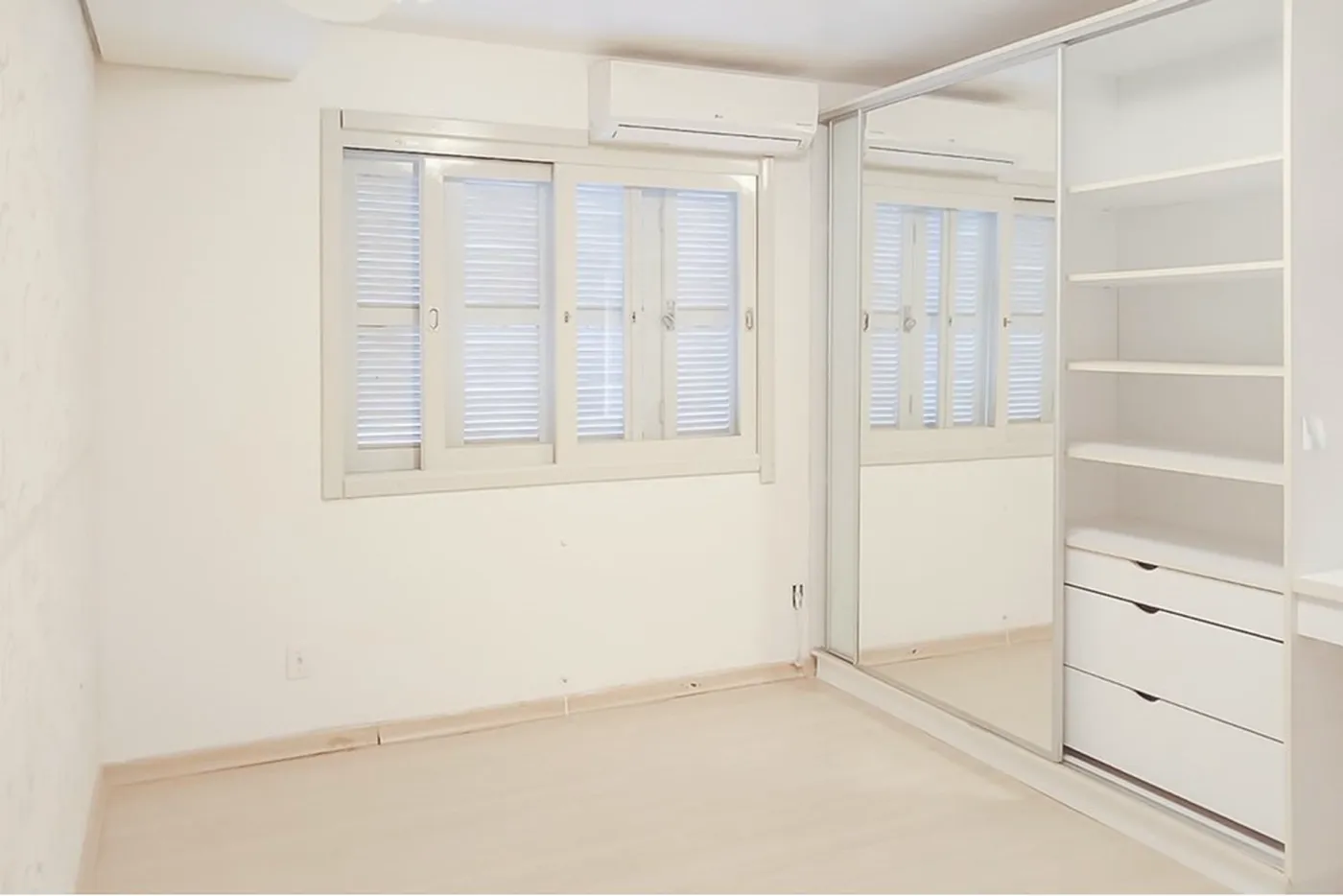 CRB 375 Apto 610441002-8 - REMAX Diamond Orla Exclusividades