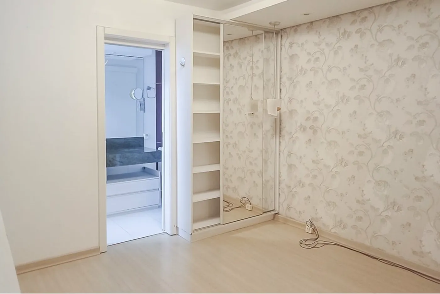 CRB 375 Apto 610441002-8 - REMAX Diamond Orla Exclusividades