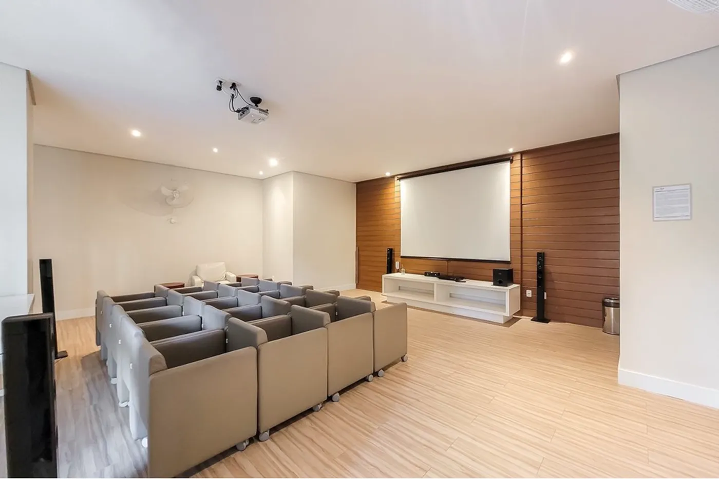 ADBVDAB 504 Apto 602221002-31 - REMAX Galeria Exclusividades