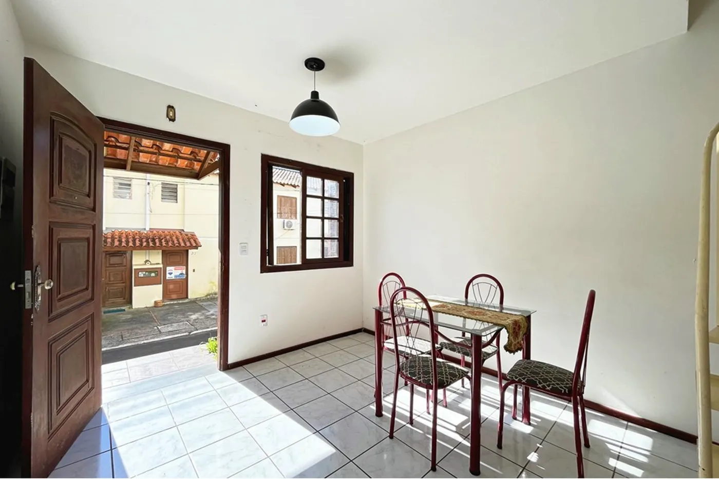 VNMC 100 Casa 610191037-84 - REMAX Casa Sul Exclusividades