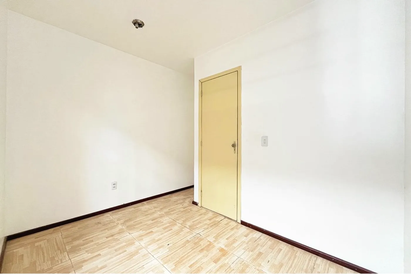 VNMC 100 Casa 610191037-84 - REMAX Casa Sul Exclusividades