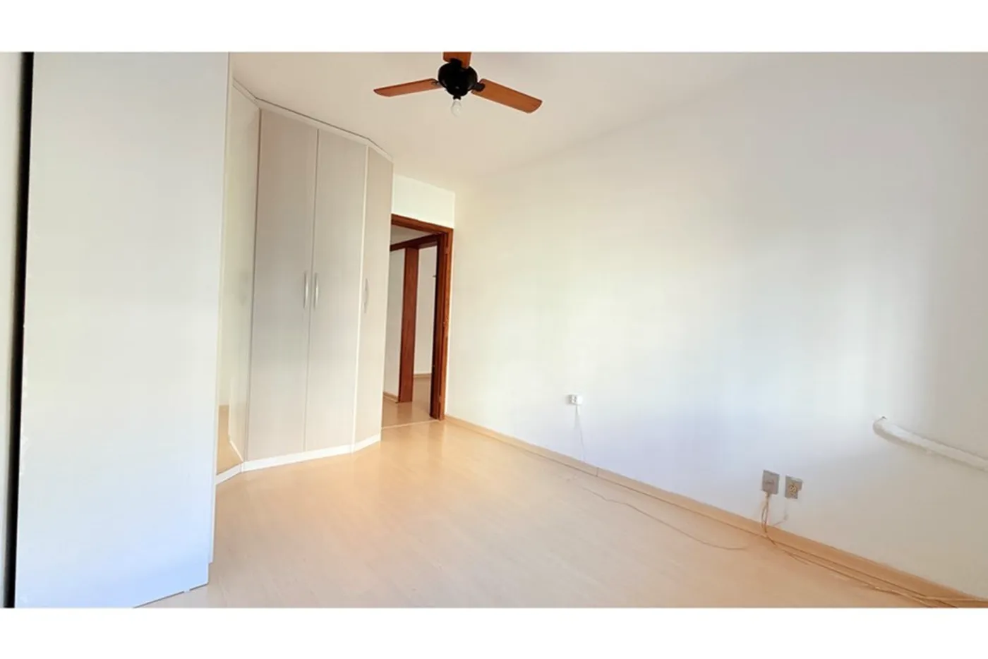 BFHD 182 Apto 610101007-31 - REMAX Tri Exclusividades