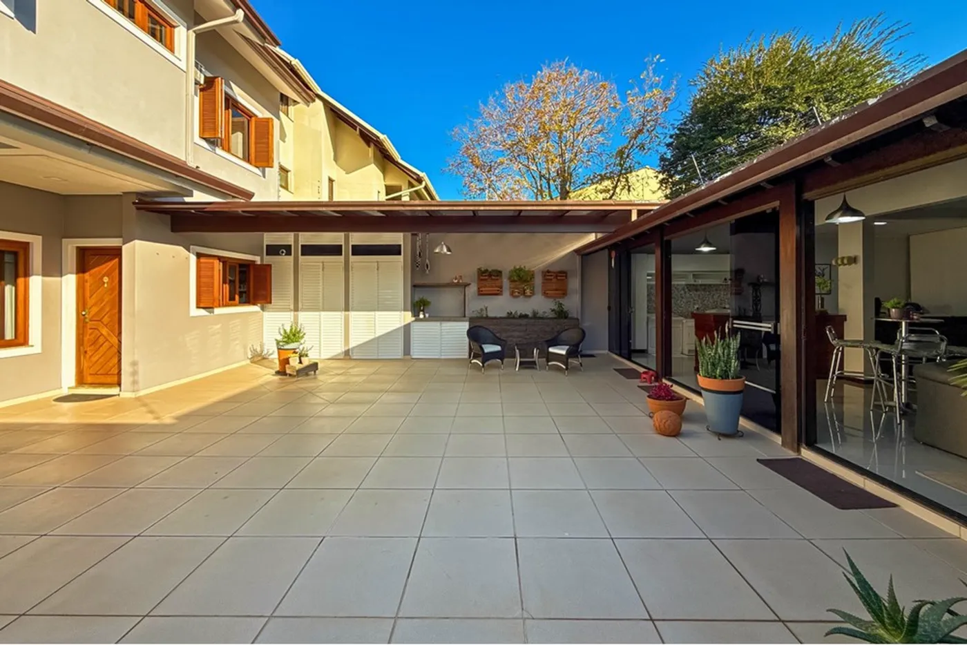 SJI 126 Casa 610241038-7 - REMAX 520 Exclusividades