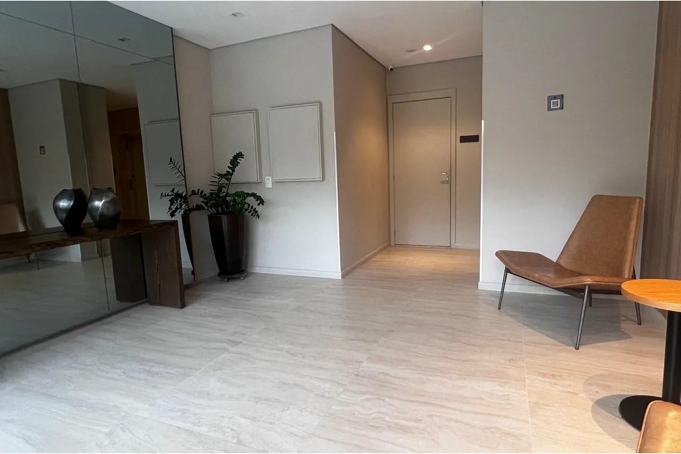 VAAAA 270 Apto 601361051-31 - REMAX Trio Exclusividades