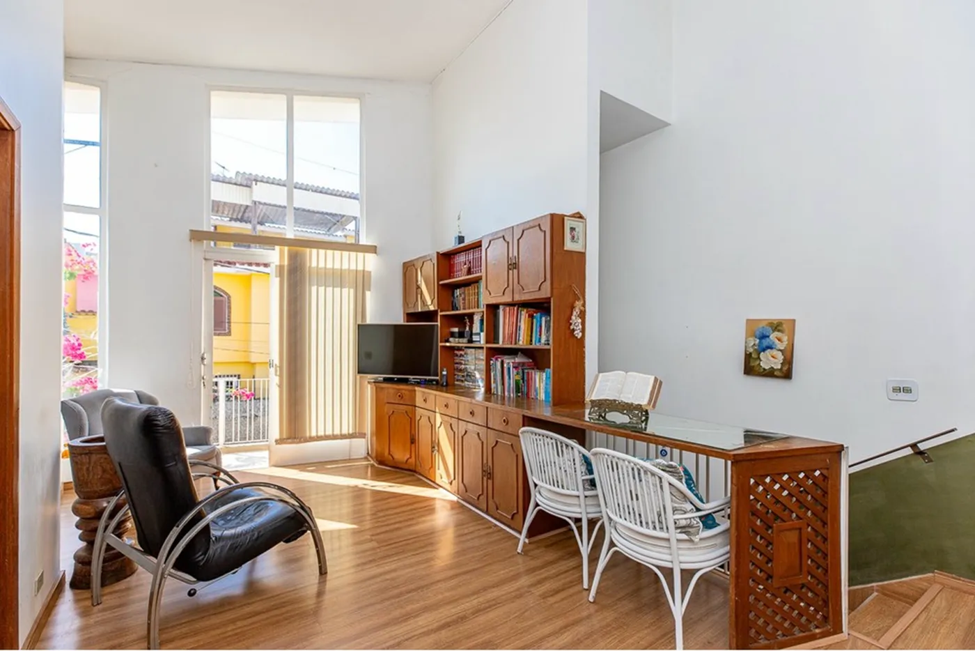 VSLS 142 601131003-85 - REMAX Ares Exclusividades