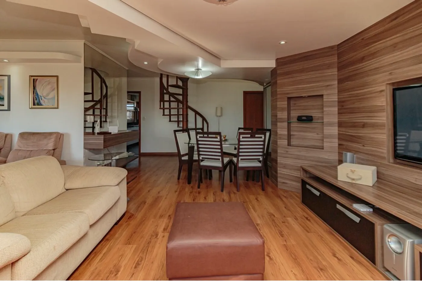 JLM 483 Apto 612491040-8 - REMAX Trend Exclusividades