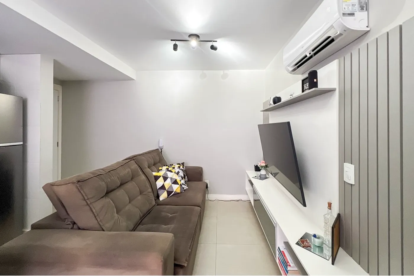 EVAJR 1390 Apto 612651031-43 - REMAX Pillares Exclusividades